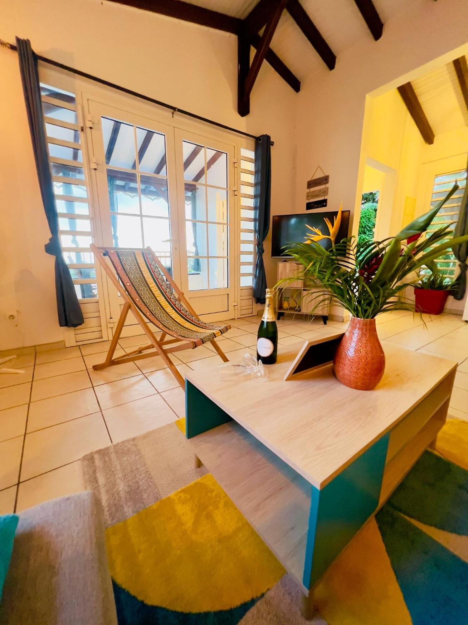 Villa Iguana, Duplex Paisible, Vue Magnifique Mer Et Rocher Du Diamant, Piscine Сент-Люс Экстерьер фото